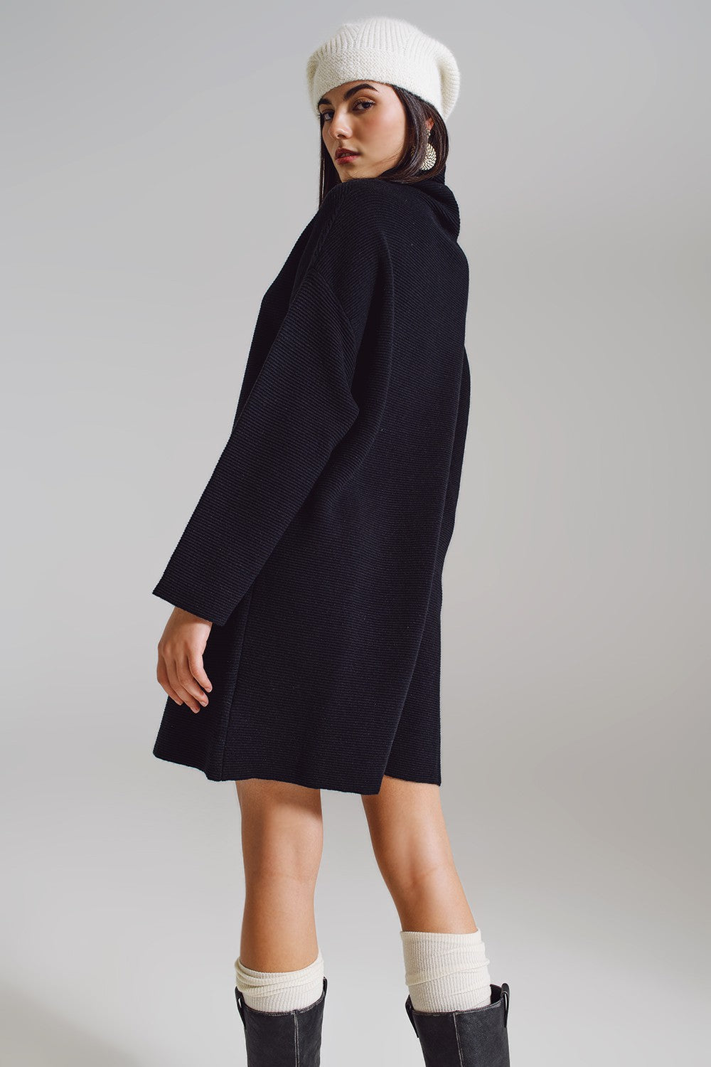 BLACK HIGH NECK STRAIGHT STYLE KNITTED DRESS